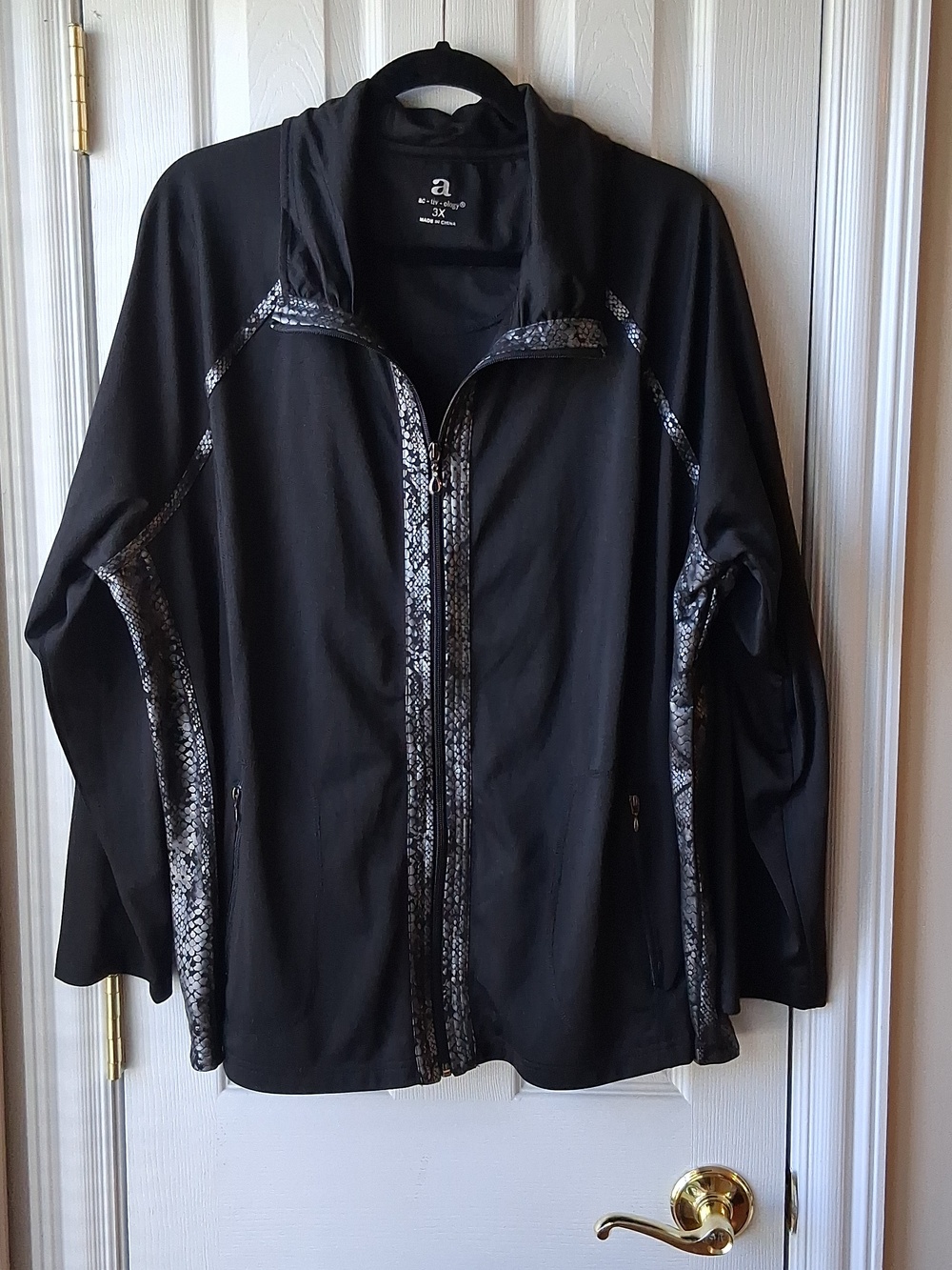 Faux Snakeskin Trimmed Lightweight Black Full-Zip Plus Size Jacket